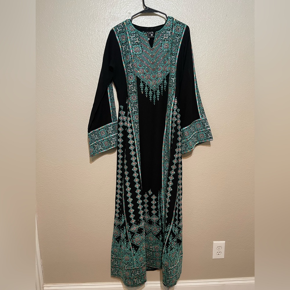 Chiffon base palestinian thobe